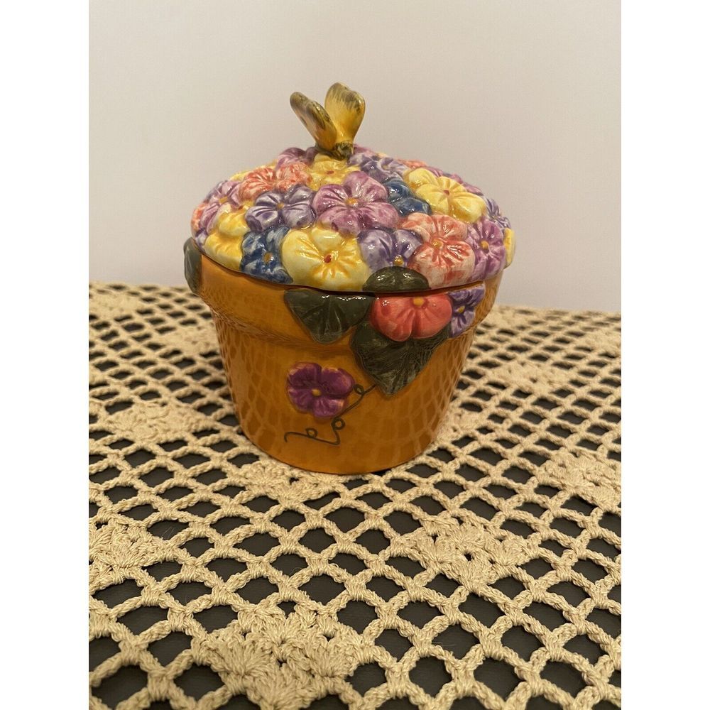 Herend Porcelain Covered Dish, Bonbon, Trinket box